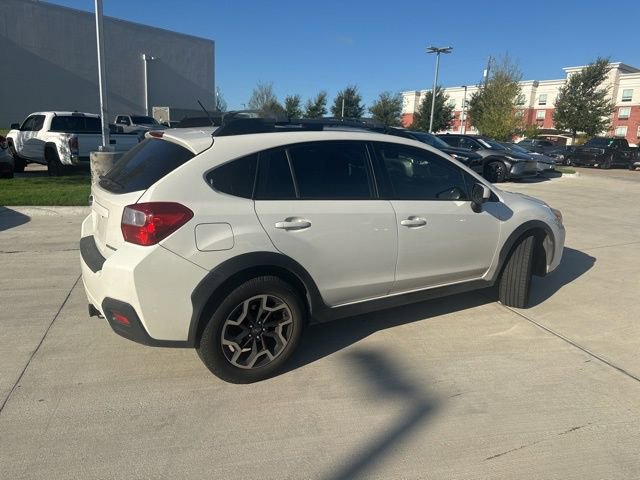2017 Subaru Crosstrek 2.0i Premium photo 3