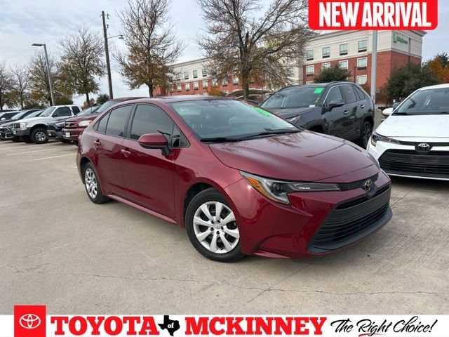 2024 Toyota Corolla LE's photo