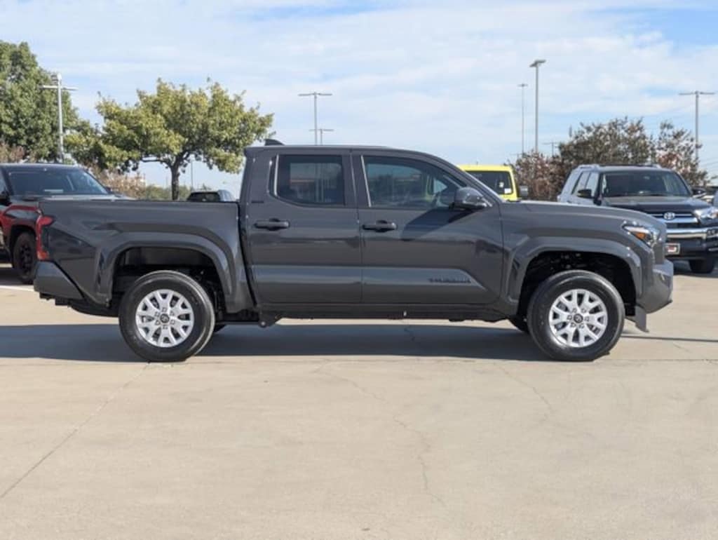 New 2025 Toyota Tacoma SR5 Truck Double Cab
