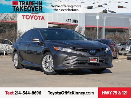 2020 Toyota Camry Hybrid XLE Sedan