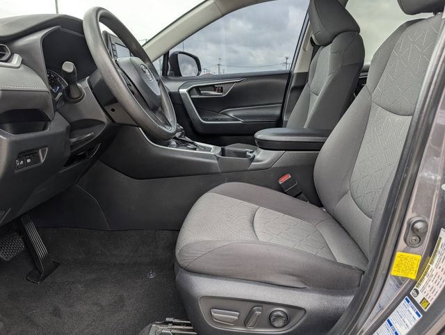 2022 Toyota RAV4 XLE - Photo 25