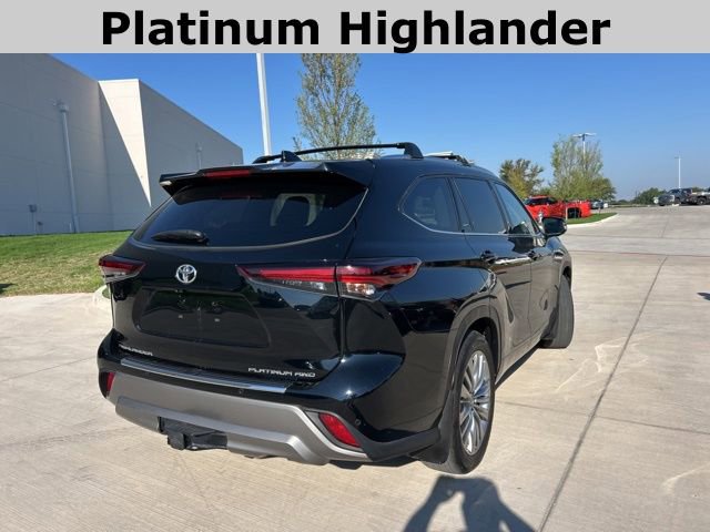 2024 Toyota Highlander Platinum photo 2
