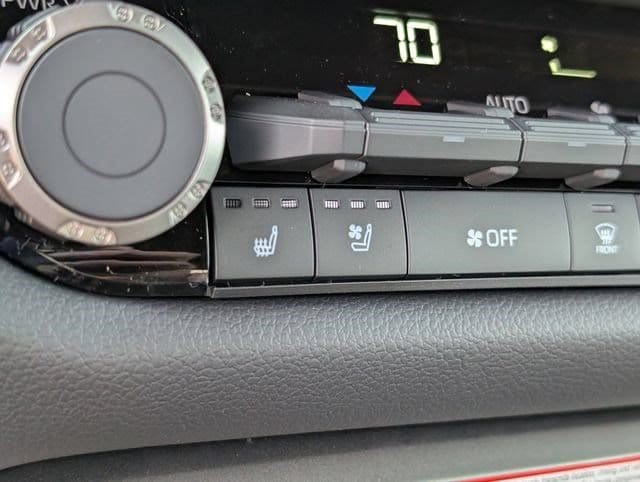 2026 Toyota Tundra Limited - Photo 15