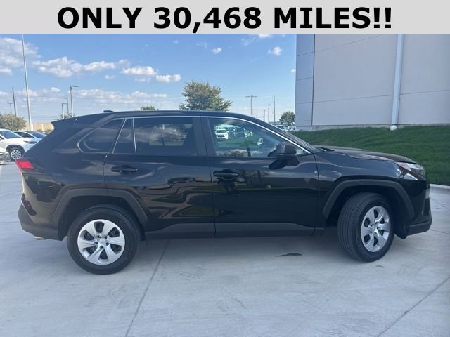 2024 Toyota RAV4 LE photo 2