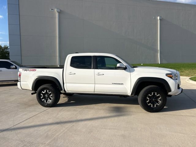 2023 Toyota Tacoma TRD Off-Road photo 2