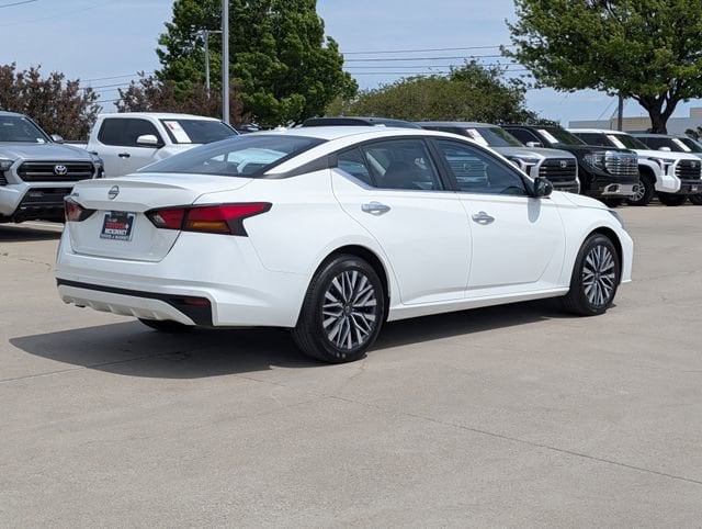2025 Nissan Altima SV - Photo 6
