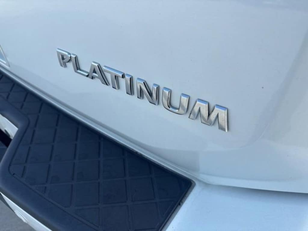 Used 2015 Nissan Armada Platinum SUV