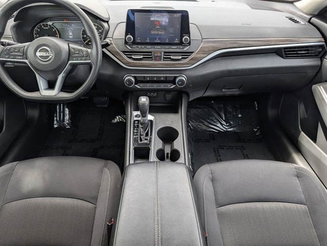 2025 Nissan Altima SV - Photo 11