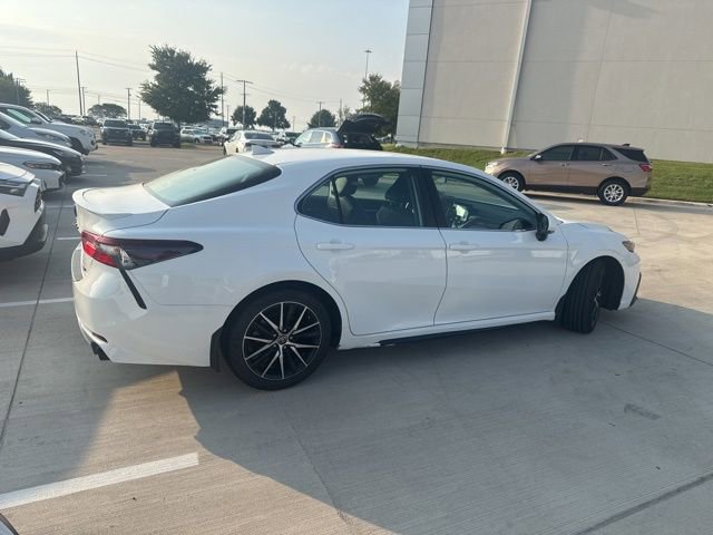 2023 Toyota Camry SE photo 2
