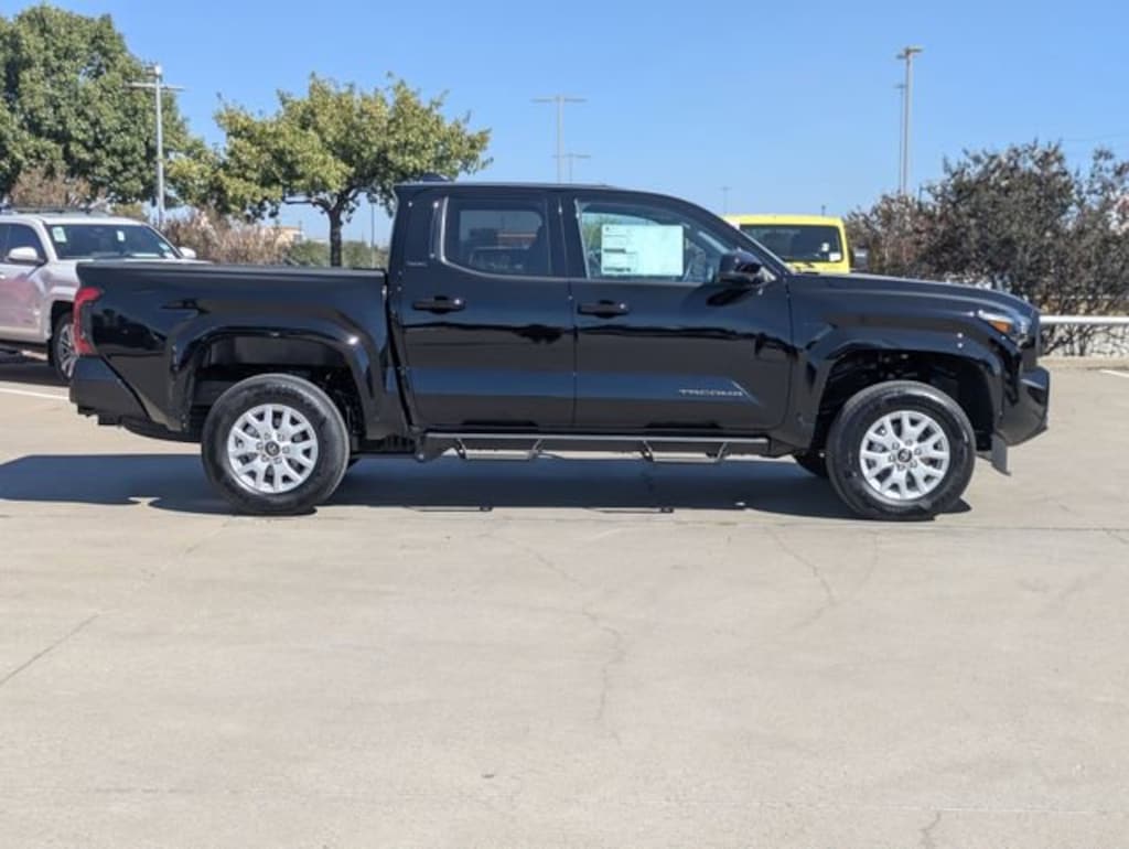 New 2025 Toyota Tacoma SR5 Truck Double Cab