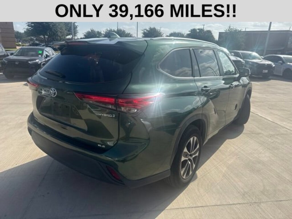 Used 2023 Toyota Highlander Hybrid XLE SUV