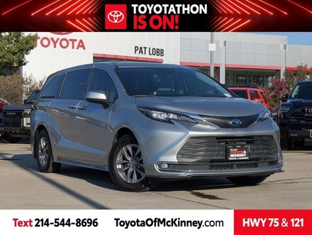 2021 Toyota Sienna XLE Van