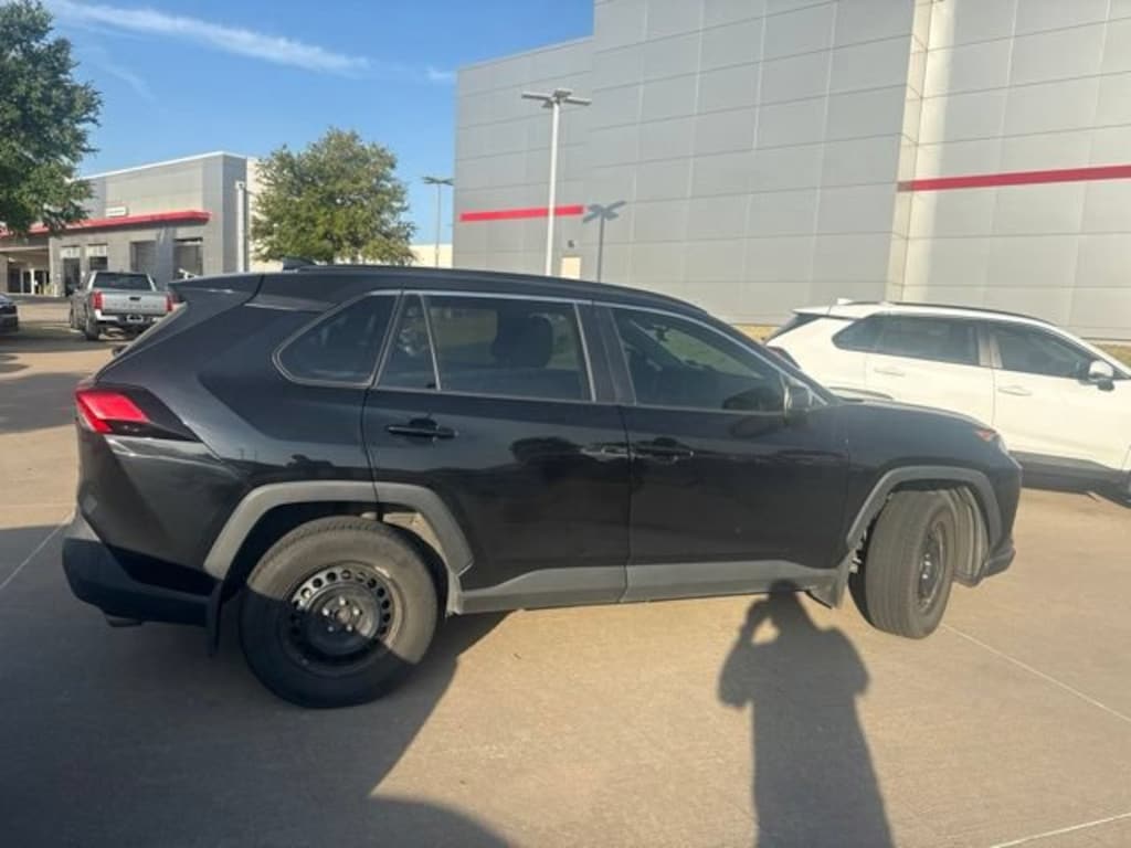 Used 2021 Toyota RAV4 LE SUV