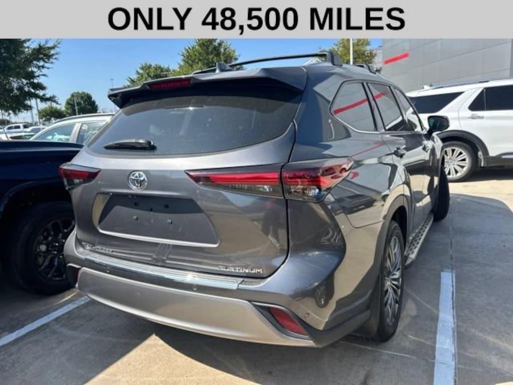 Used 2024 Toyota Highlander Platinum SUV