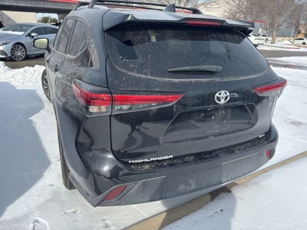 Used 2023 Toyota Highlander XLE SUV