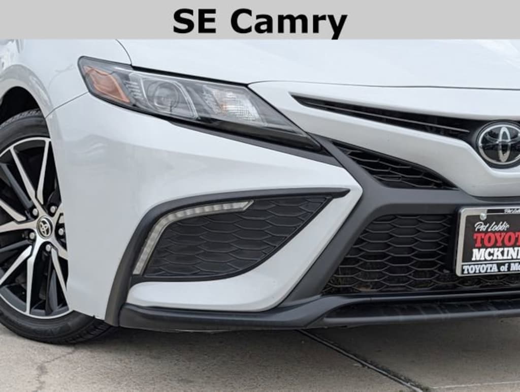 Used 2023 Toyota Camry SE Sedan
