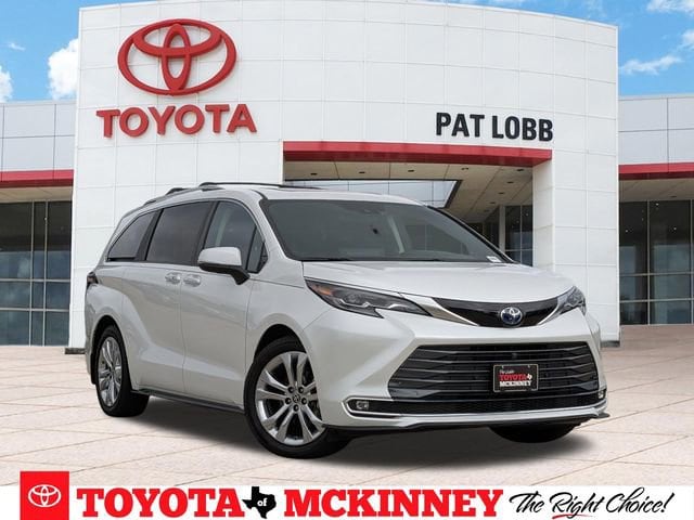 2024 Toyota Sienna Platinum 7-Passenger Hybrid FWD's photo