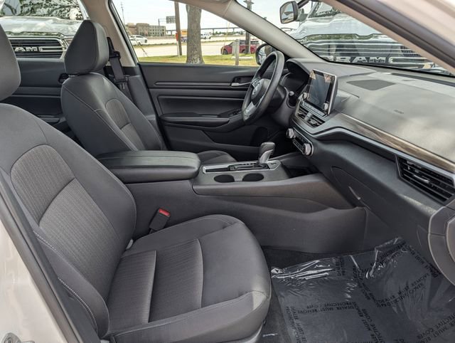 2025 Nissan Altima SV - Photo 29