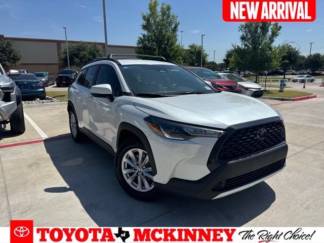 2023 Toyota Corolla Cross LE FWD's photo