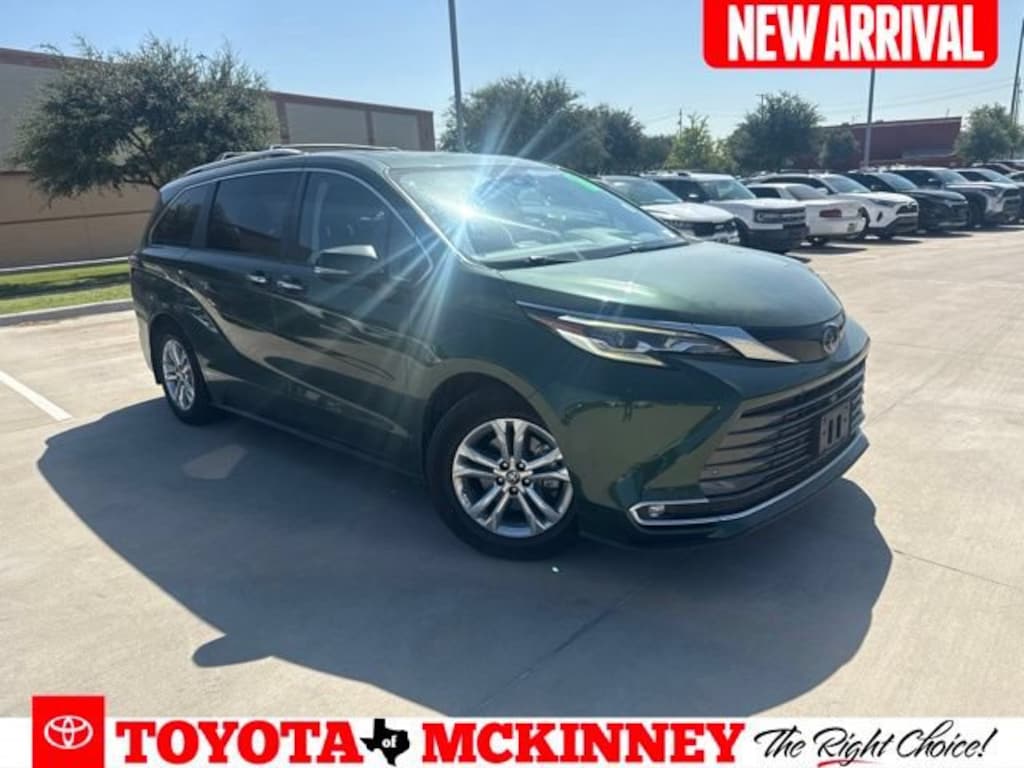Used 2022 Toyota Sienna Platinum Van Passenger Van