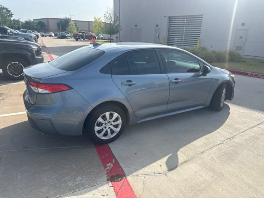 Used 2025 Toyota Corolla Hybrid LE Sedan