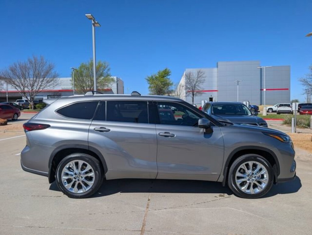 New 2026 Toyota Highlander Hybrid Limited SUV
