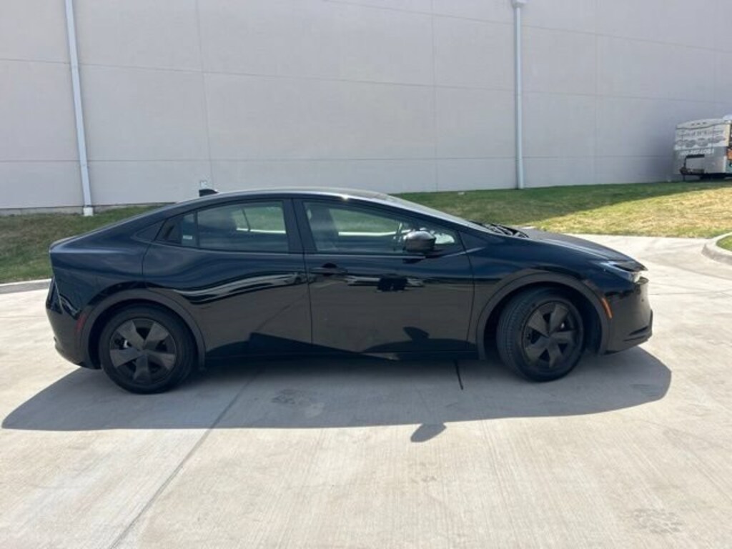 Used 2025 Toyota Prius LE Hatchback
