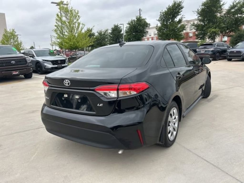 Used 2025 Toyota Corolla LE Sedan