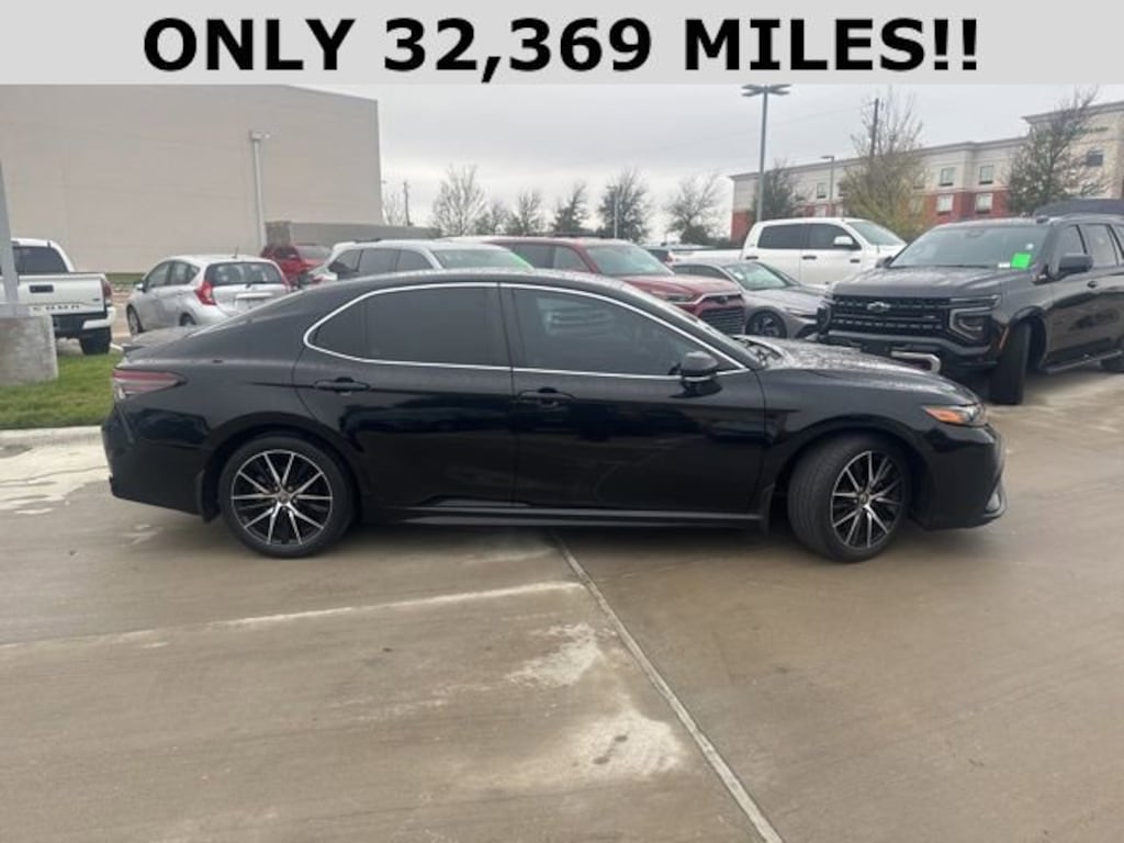 Used 2023 Toyota Camry SE Sedan
