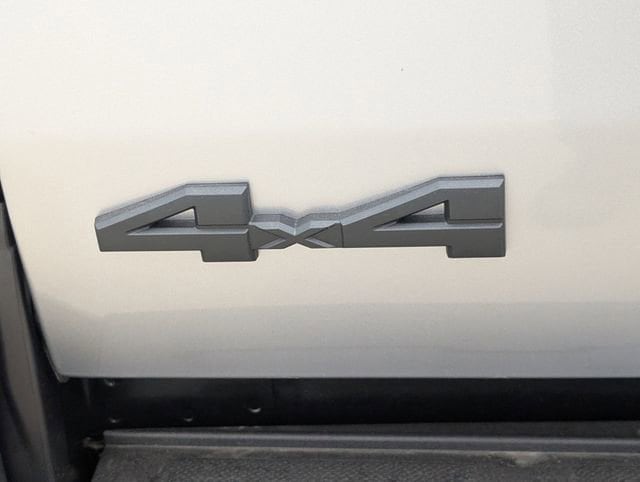 2025 Toyota Tacoma SR5 - Photo 7