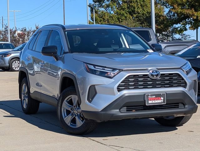 2025 Toyota RAV4 Hybrid LE photo 2