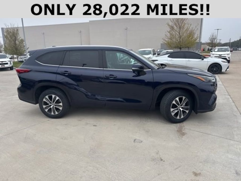 Used 2022 Toyota Highlander XLE SUV
