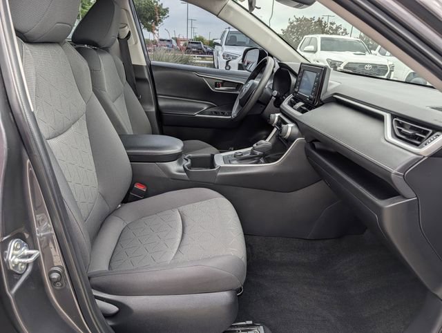 2022 Toyota RAV4 XLE - Photo 30