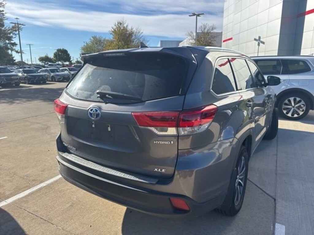 Used 2018 Toyota Highlander Hybrid XLE SUV
