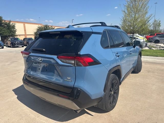 2024 Toyota RAV4 Hybrid SE photo 2