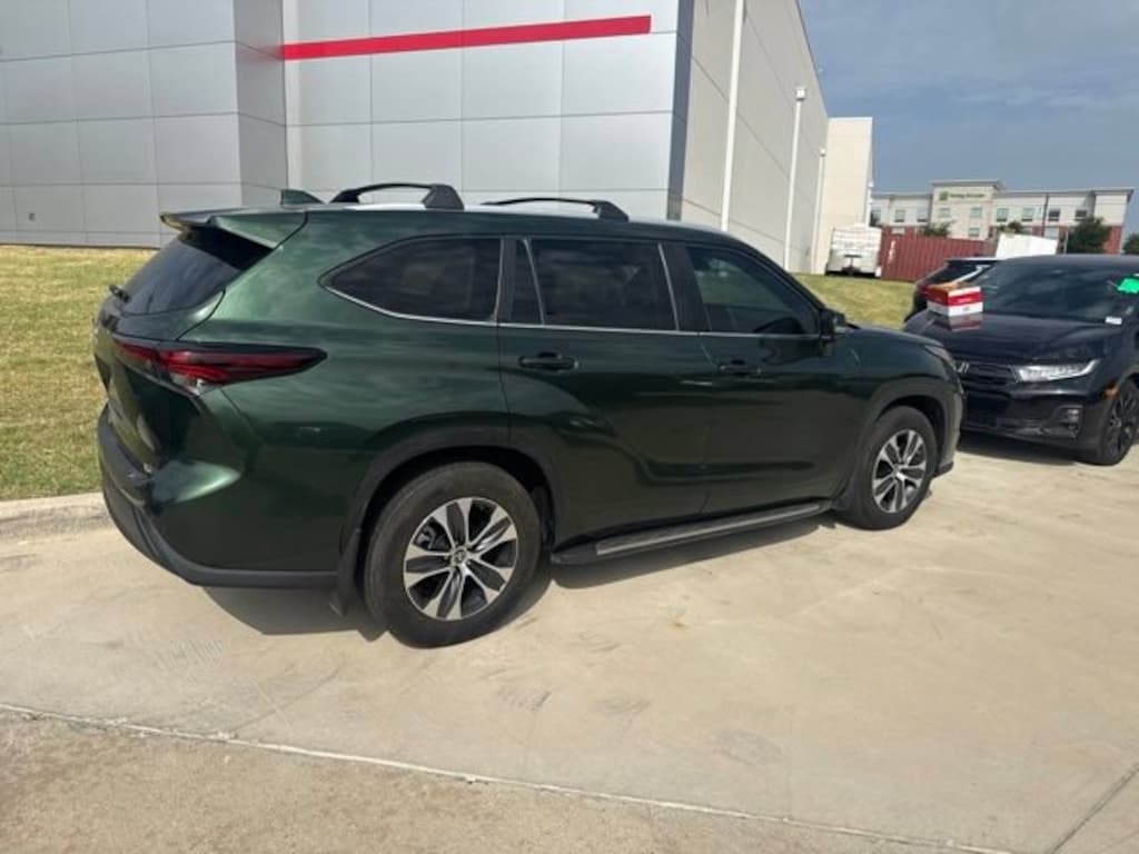 Used 2024 Toyota Highlander XLE SUV