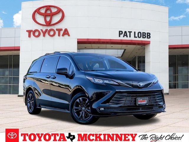 2024 Toyota Sienna Woodland Edition Hybrid AWD's photo