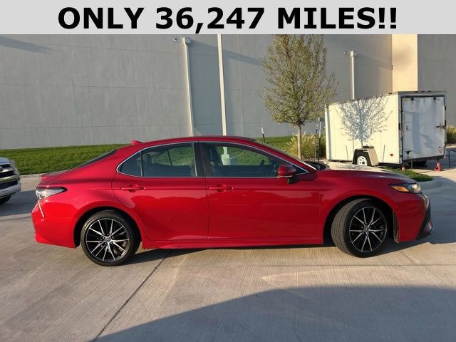 2024 Toyota Camry SE photo 2