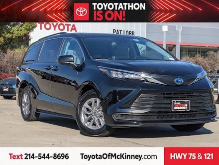 2024 Toyota Sienna LE Van Passenger Van