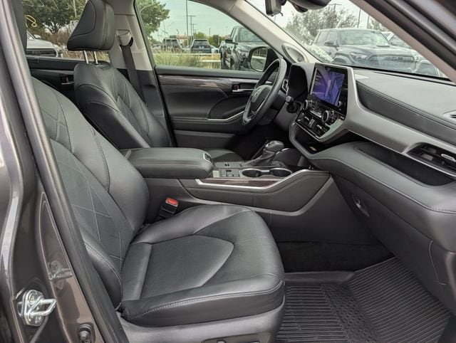 2024 Toyota Highlander Platinum - Photo 34