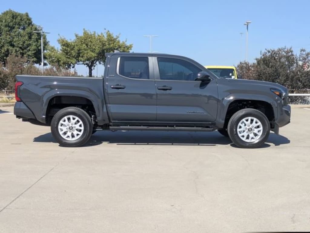 New 2025 Toyota Tacoma SR5 Truck Double Cab