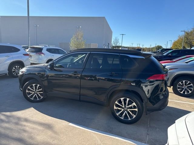 2023 Toyota Corolla Cross XLE photo 4