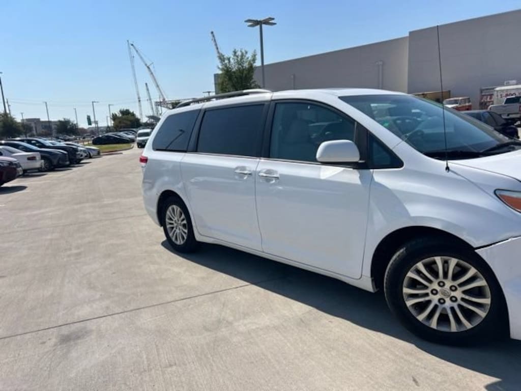Used 2014 Toyota Sienna XLE Van