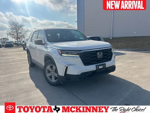2023 Honda Pilot LX's photo