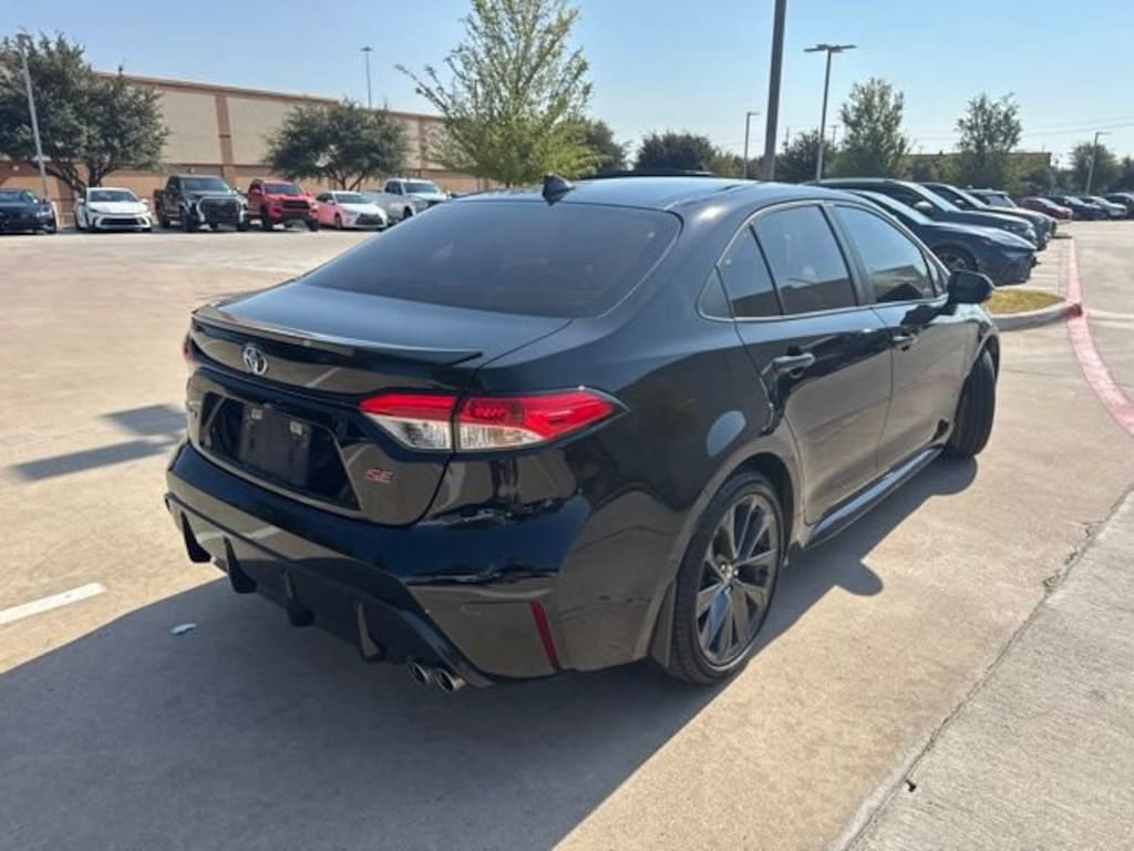 Used 2025 Toyota Corolla SE Sedan