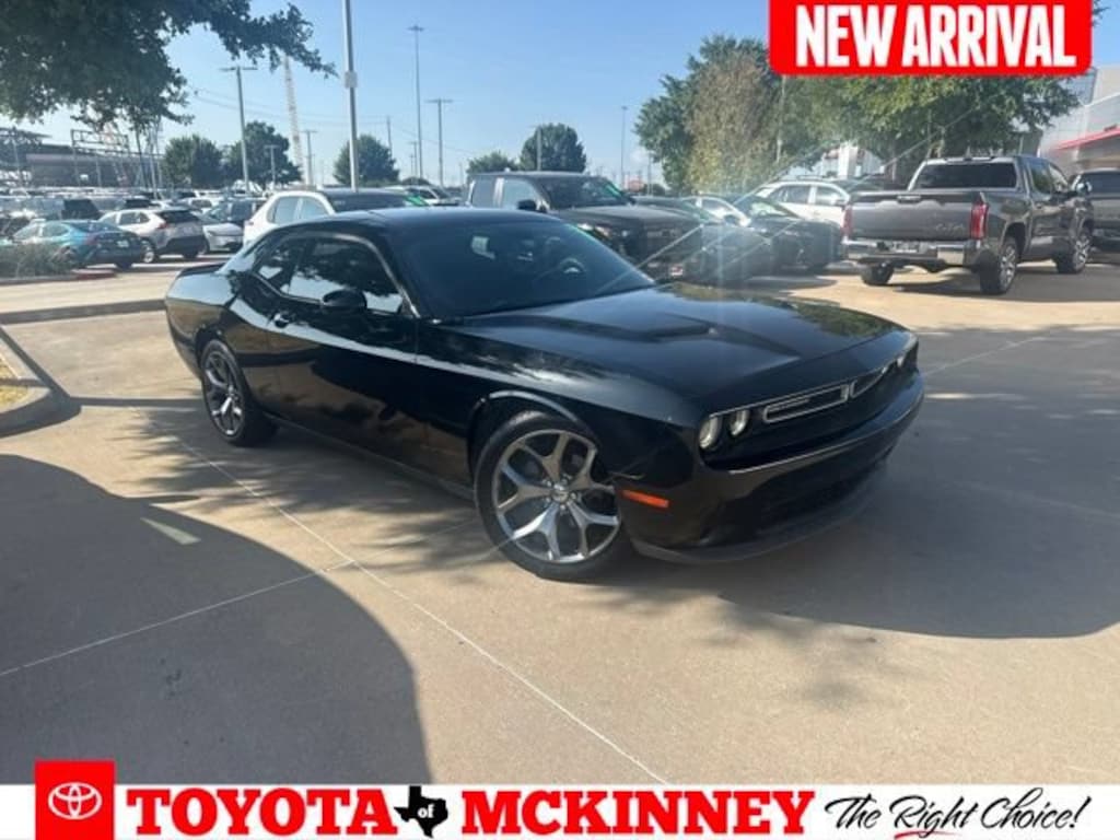 Used 2016 Dodge Challenger SXT Coupe