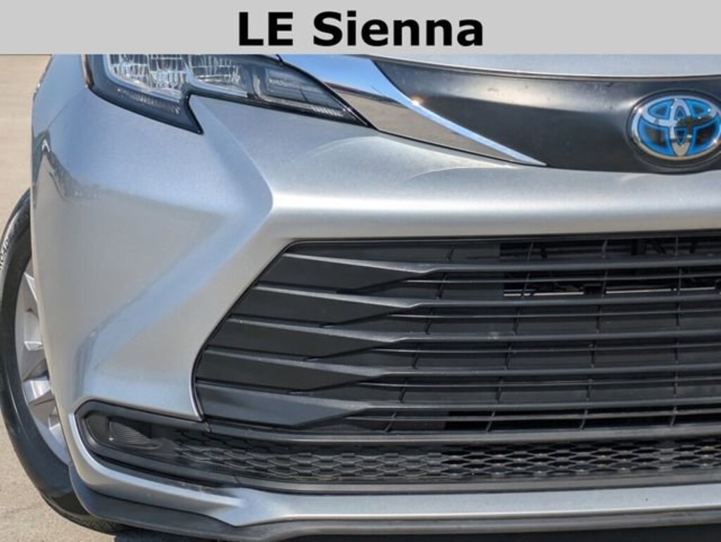 Used 2022 Toyota Sienna LE Van Passenger Van