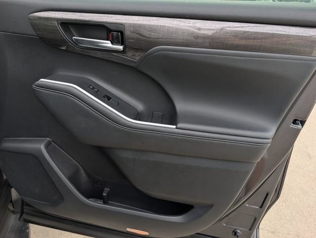 2024 Toyota Highlander Platinum - Photo 36