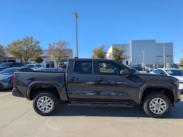 2025 Toyota Tacoma SR5 photo 3