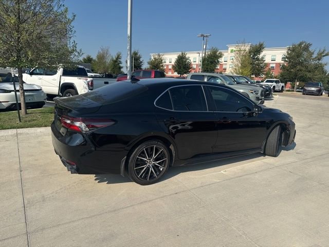 2024 Toyota Camry SE photo 3